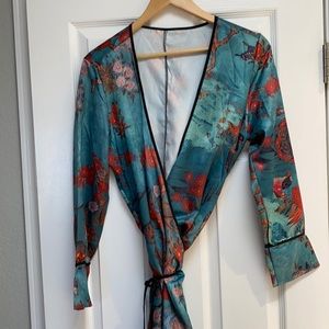 Stunning Kimono style jacket/Robe